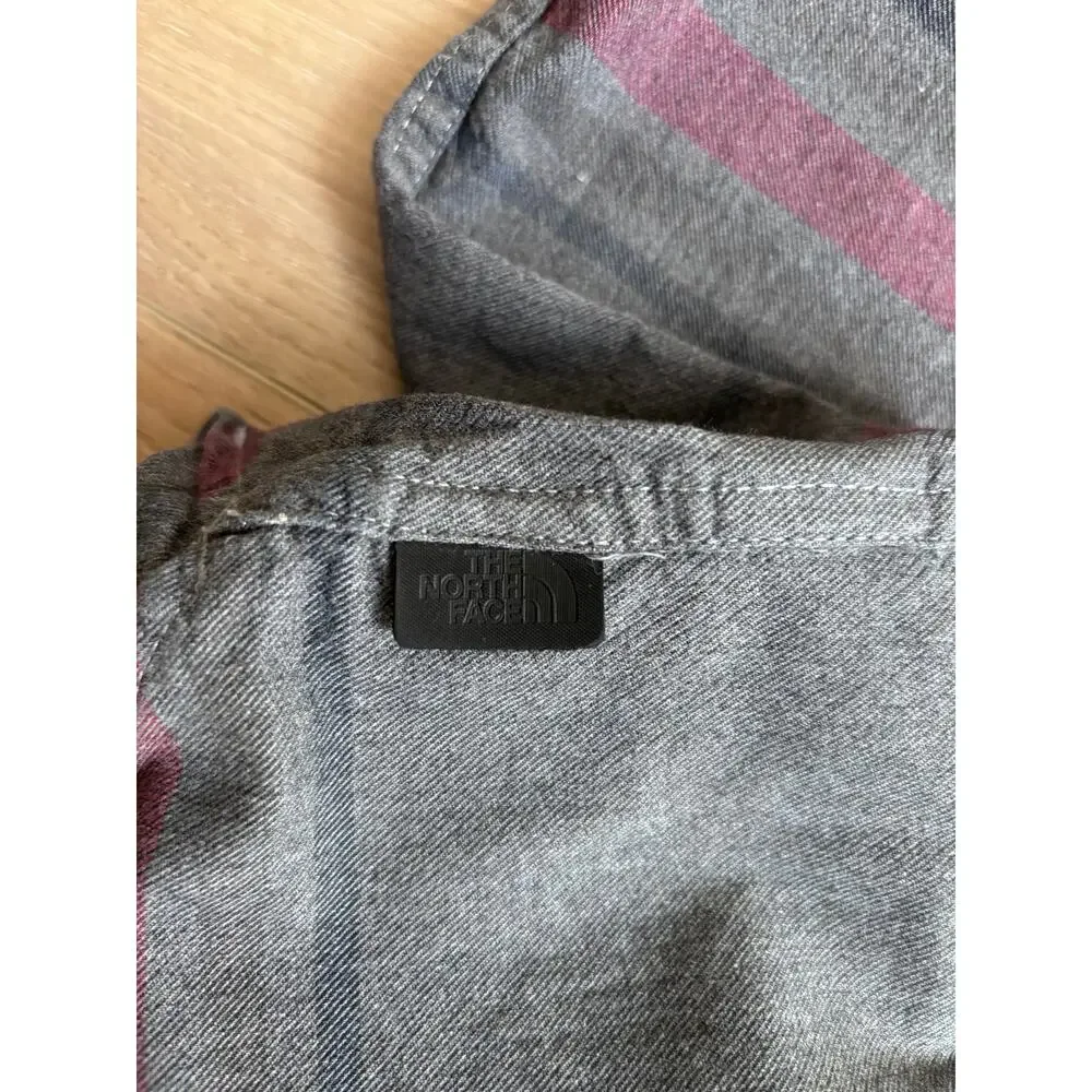 The North Face | Men's Cotton Flannel Approach Plaid Button Down Shirt Size M